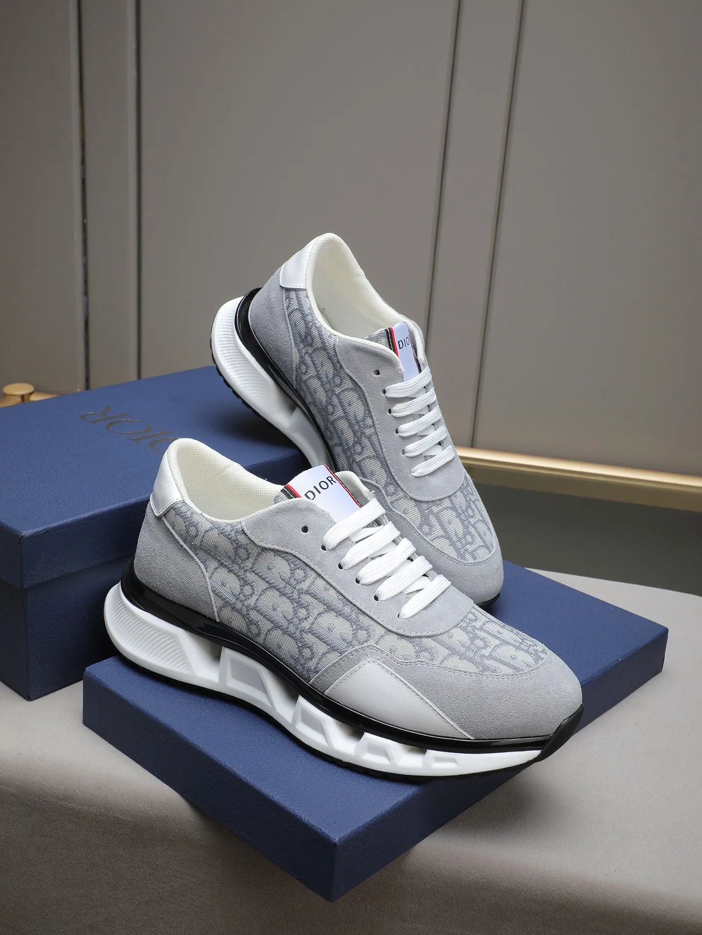 PP460 New Dior🆕The latest men's casual sports shoes, the upper is made of imported cowhide➕Dior's special material! Breathable sheepskin. The TPU blade base is lightweight and wear-resistant! Size:38-44 (45 customized)